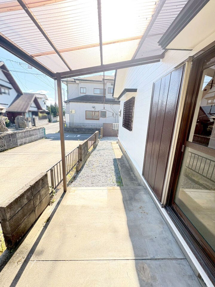 小倉南区沼南町 4LDK中古戸建♪2025年10月内外装リフォーム済み♪ドラッグストアまで徒歩約7分♪