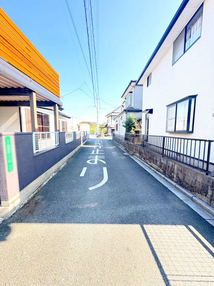 小倉南区沼南町 4LDK中古戸建♪2025年10月内外装リフォーム済み♪ドラッグストアまで徒歩約7分♪
