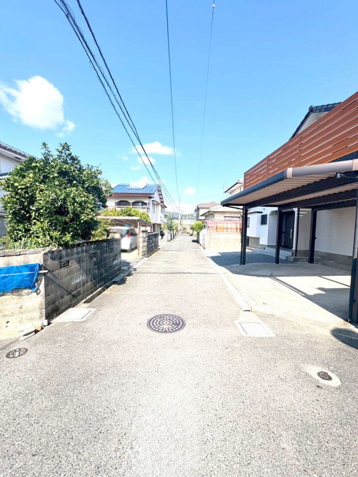 小倉南区沼南町 4LDK中古戸建♪2025年10月内外装リフォーム済み♪ドラッグストアまで徒歩約7分♪