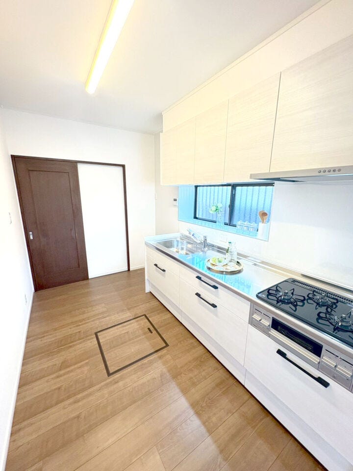 小倉南区沼南町 4LDK中古戸建♪2025年10月内外装リフォーム済み♪ドラッグストアまで徒歩約7分♪