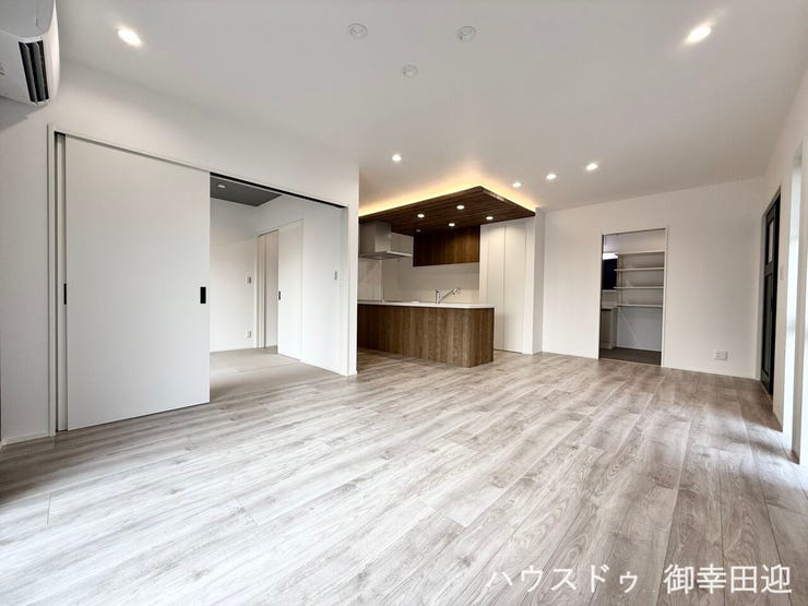 ■□■安らぎと笑顔の中心地■□■陽光が優しく降り注ぎ、会話が自然と弾む。ここでは、毎日が特別な時間へと変わります