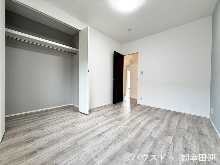 ■□■用途が広がる、自由な居室■□■寝室、書斎、趣味の部屋。家族の成長やライフスタイルに合わせ、様々な使い方ができる快適な空間です