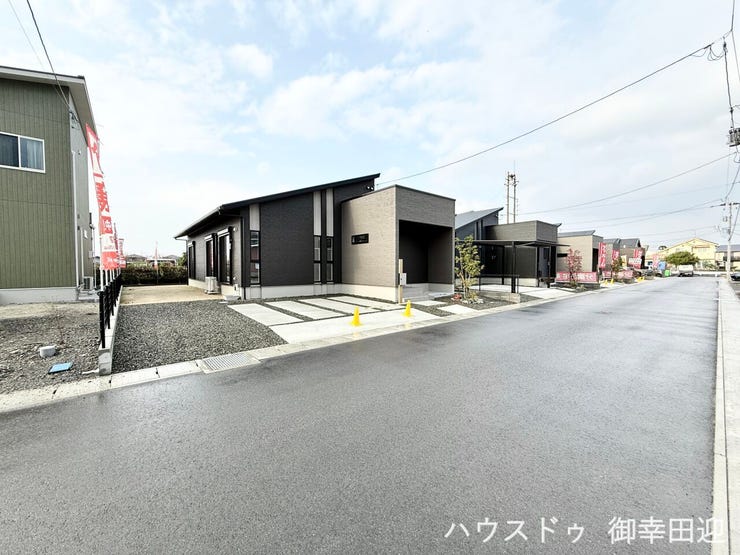 ■□■理想を叶える、新しい暮らしの舞台■□■高いデザイン性と機能性を兼ね備えた住まい。ここで、家族の新しい物語が始まります