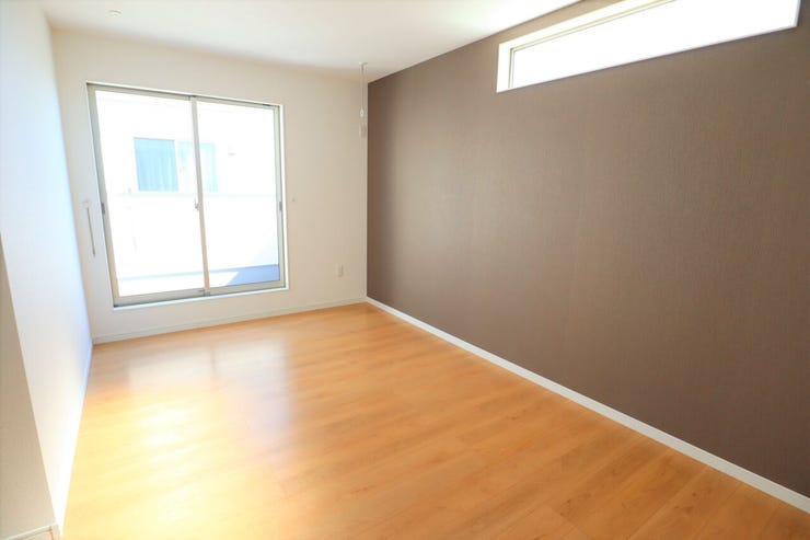 ◇洋室◇ 同仕様
2面採光のお部屋は明るく風通しが良いです♪
収納もしっかり出来ますよ!