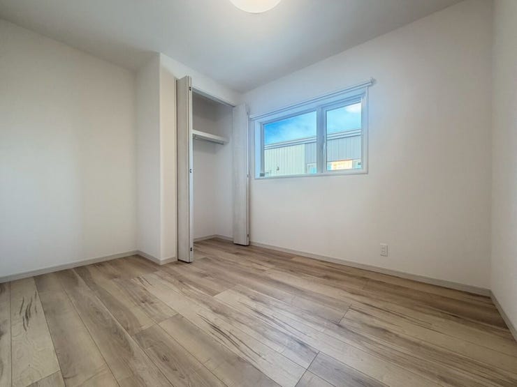 2階5.4帖洋室(階段側)