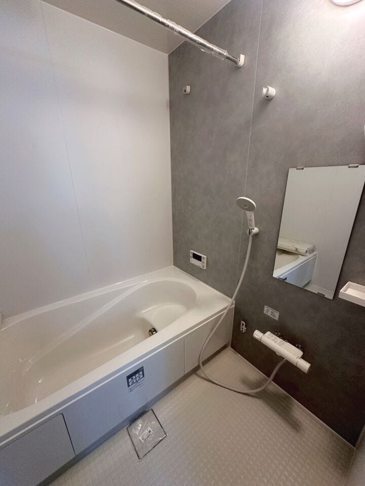 浴室乾燥と物干竿があるのでお天気の悪い日のちょっとしたお洗濯に便利です♪