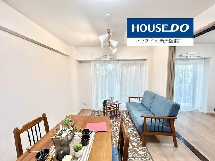 【外観】
南向きにバルコニーがあるLDKです。
隣は5.6帖の洋室です。