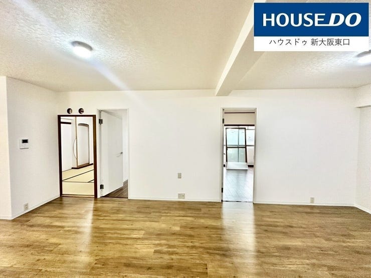 白を基調とした壁紙
なんだか広く感じます!