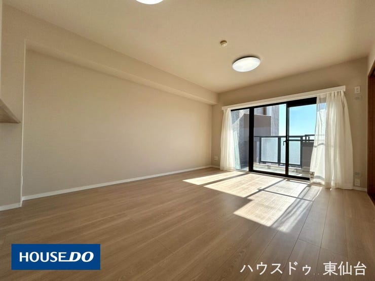 徒歩10分圏内にはコンビニもスーパーも小学校もあります。