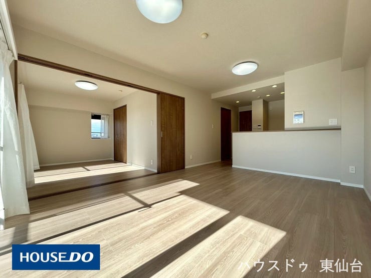 気品ある素敵な外観のマンションです。