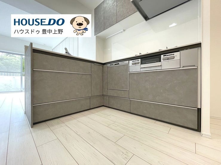 L字型のキッチンです!食洗機付き&収納豊富な快適な調理環境となっています!