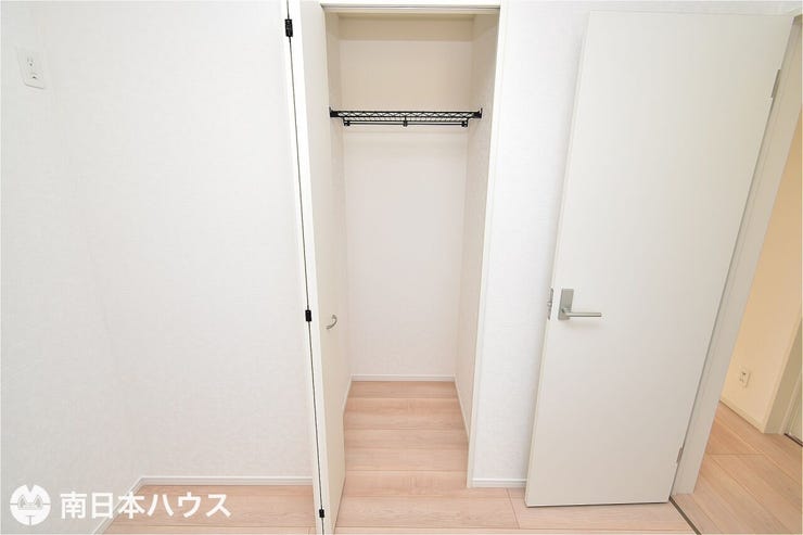 【洋室4.5帖の収納】