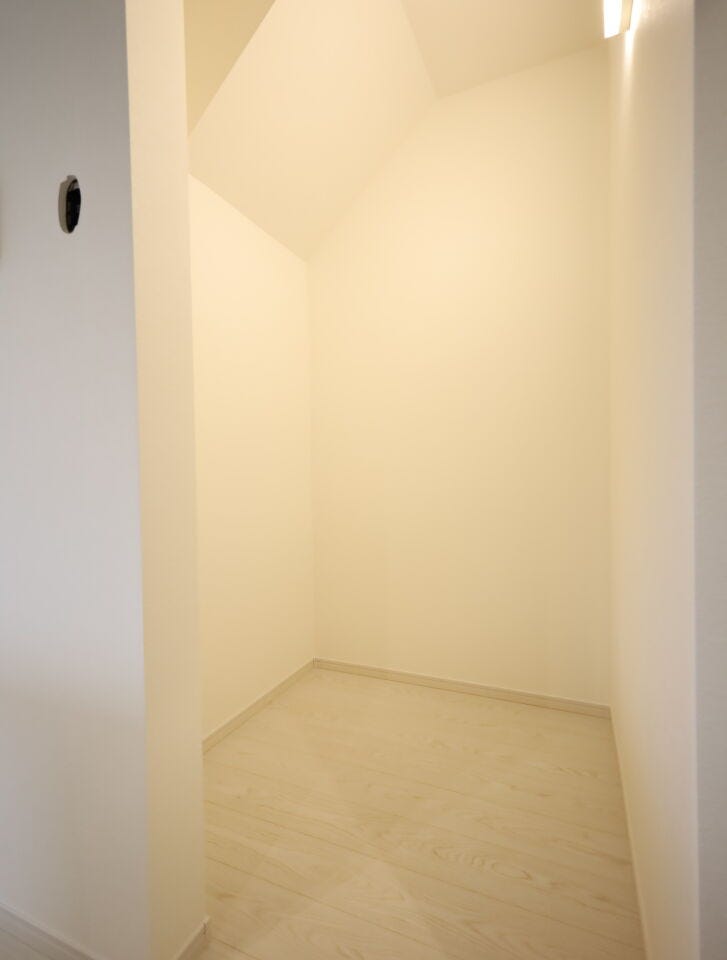 (同社施工事例)ウォークインクローゼット付きで大型の荷物もスッキリ!