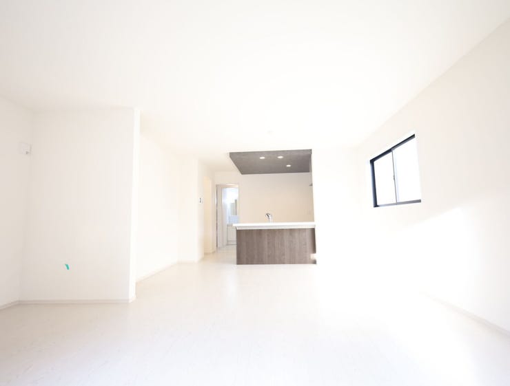 (同社施工事例)オープンでのびやかな空間を生み出すひろびろとしたLDK。家族との時間を大切にした住空間です。