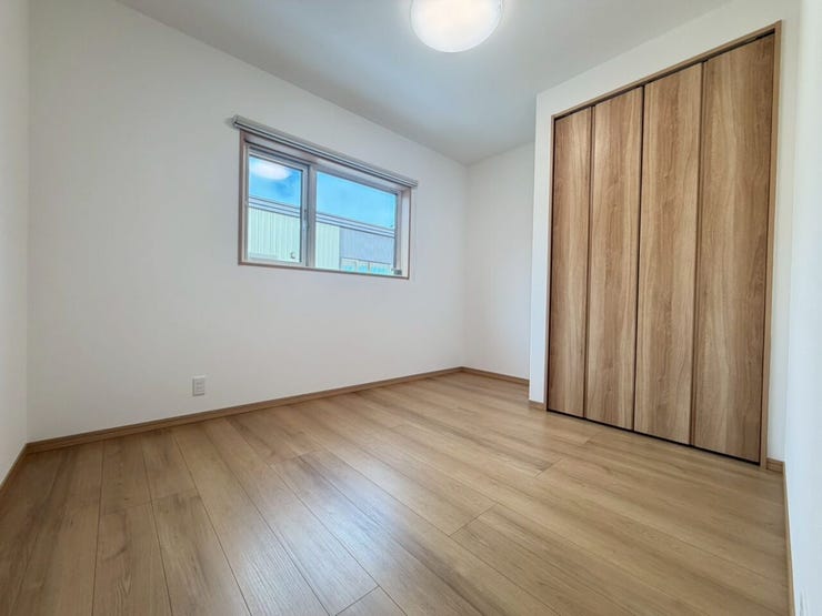 2階5.4帖洋室(階段側)