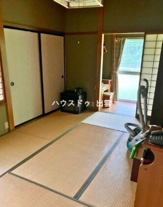 窓もあり明るいです。