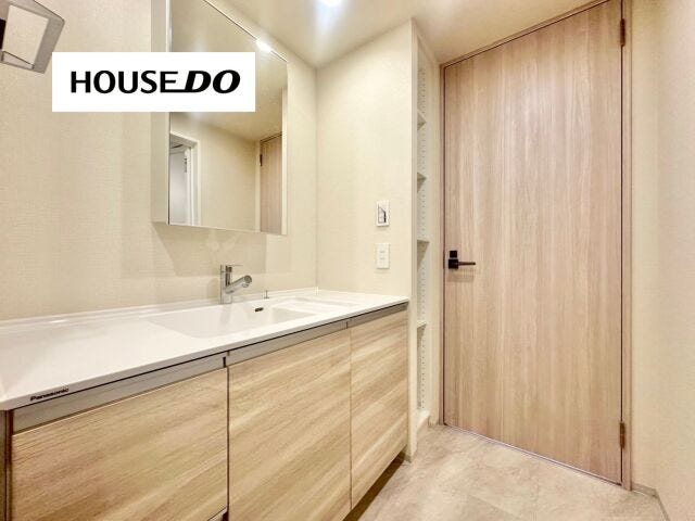 洗面にはタオルなど収納いただけるスペースがあります♪追加で収納を買わなくてもOK!