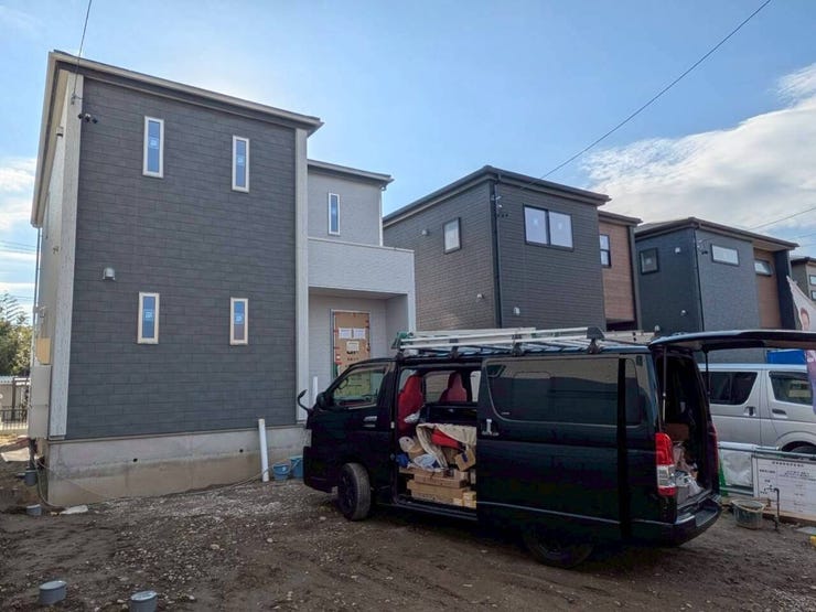 車がスピードを出しにくいため、交通事故のリスクが低減されます。歩行者や自転車が安全に通行しやすい環境です。