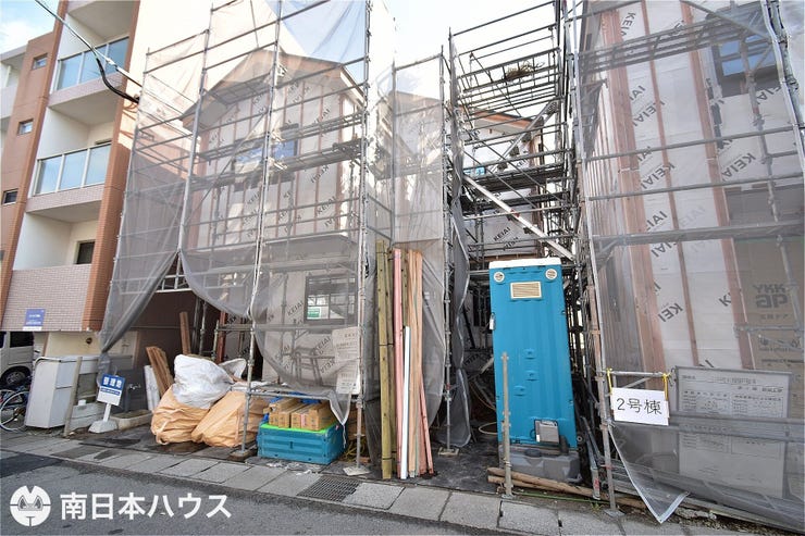 【外観】
西向き道路【敷地面積94.53㎡(28.59坪)】駐車2台!
同仕様の建物見学が可能です♪