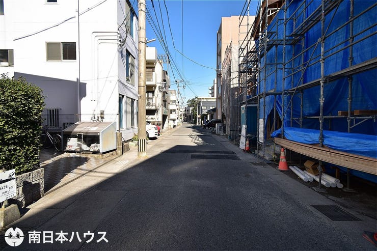 【前面道路】西向きの前面道路幅は約6mです!閑静な住宅街にあり静かで落ち着いた暮らしができます♪