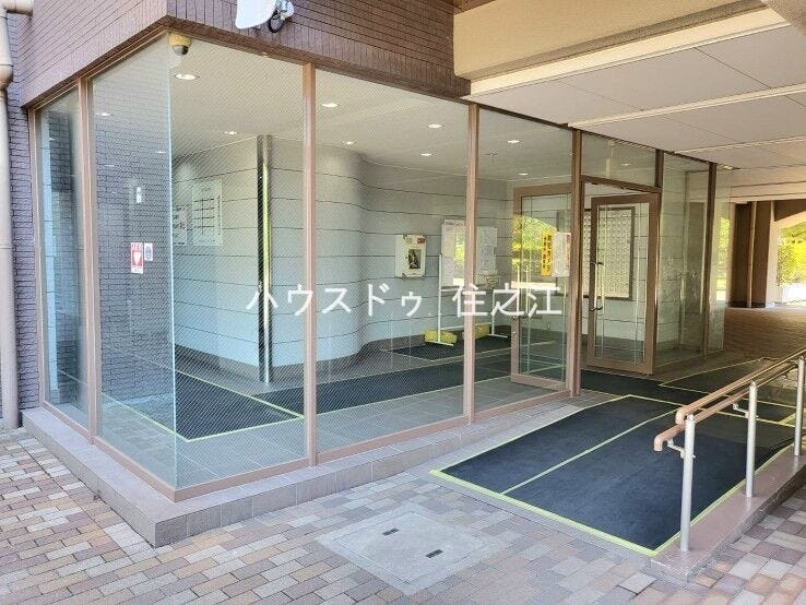 ★エントランスにはスロープも付いておりますのでお体が不自由な方でも安心♪