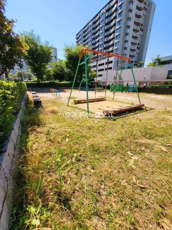 ★マンション敷地内。お子様の遊び場にも最適ですね♪