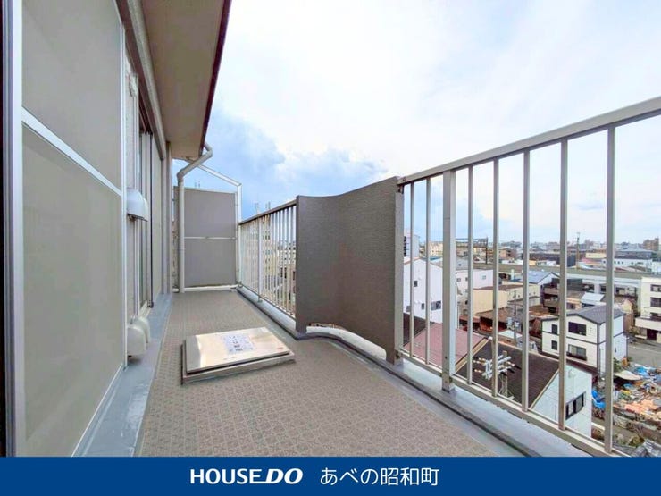 ワイドなバルコニーで、洗濯物もたっぷり干せます!
最上階で太陽の光もたっぷり入ってきます!