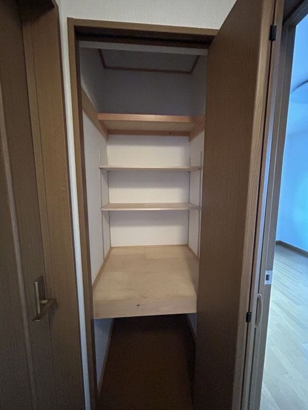 2階 階段前収納