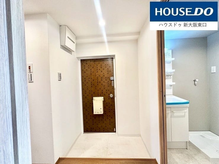 玄関スペースは広々。
ゴルフバッグや、お子様のおもちゃなども置けますね。