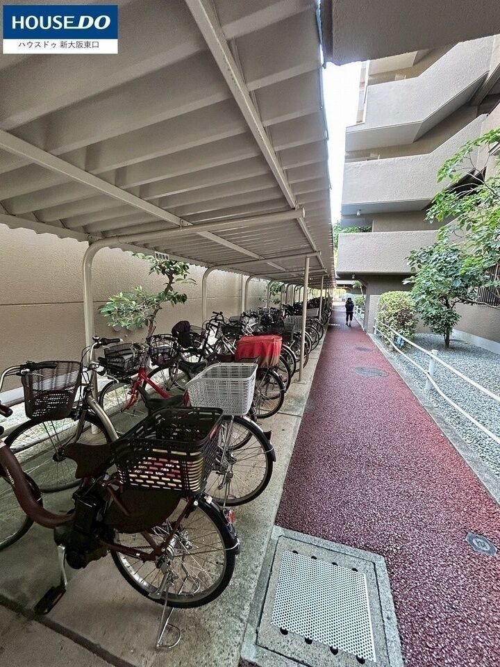 屋根付き駐輪場♪