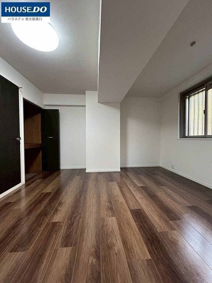 9帖洋室
天井も高く開放的空間です