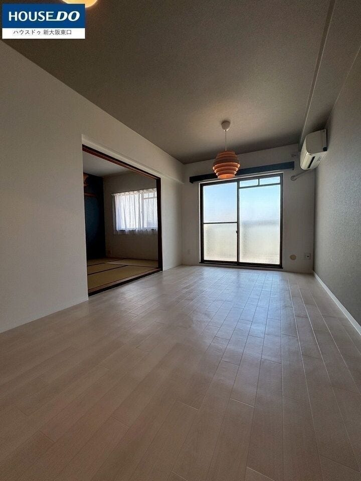 リビングだけで10帖あるのでゆったりとお過ごしできます♪