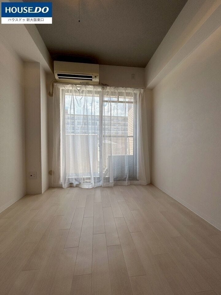 6.8帖洋室
バルコニー付きで日当たり・通風良好です!