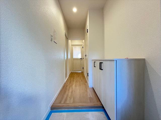 優しいお色のフローリングと白色の建具で、爽やかでありながら、あたたかみも感じられるお部屋となっています。
(2025年11月20日撮影)