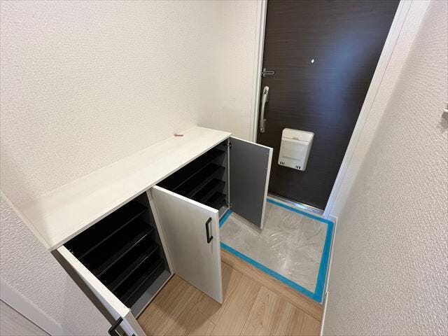 いつも気持ちよくご家族を迎えられる玄関収納付き。
(2025年11月20日撮影)