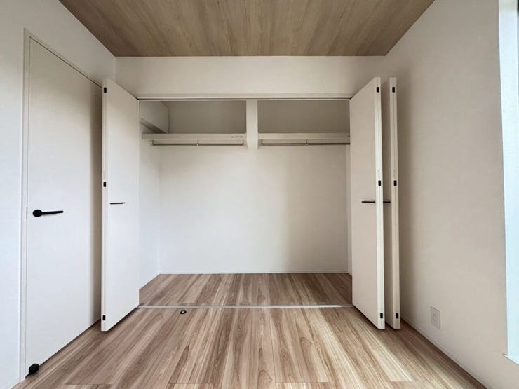 *6帖洋室 クローゼット*