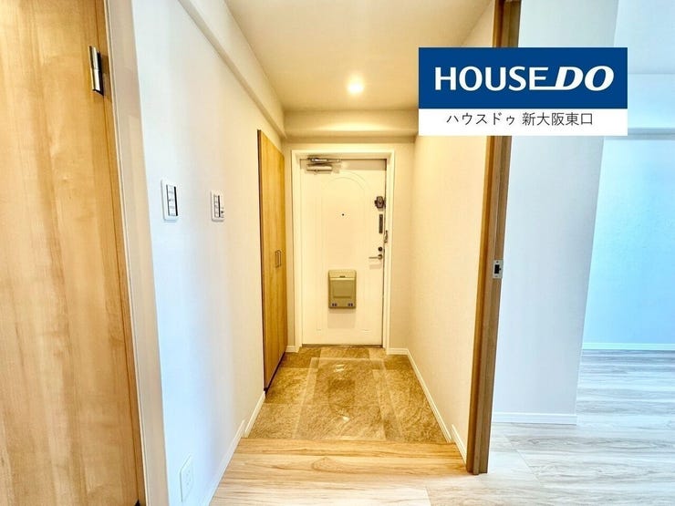 玄関にもダウンライトを新設。
清潔感があり明るいです。