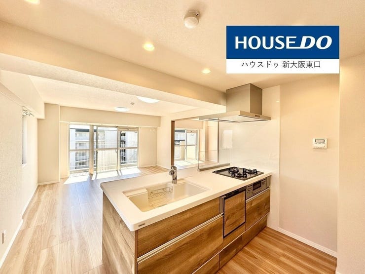 通常のリノベーションよりも、ワングレード上の設備です。
パントリーや回遊同線。さらにキッチンもハイグレード