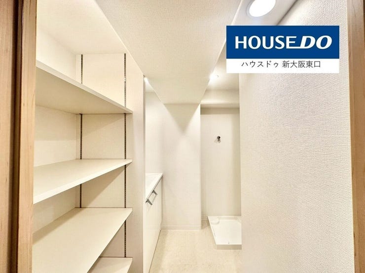 洗面スペースもゆったり
こちらも白で統一されており、清潔感がありますね。