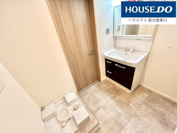 三面鏡シャンプードレッサーです。