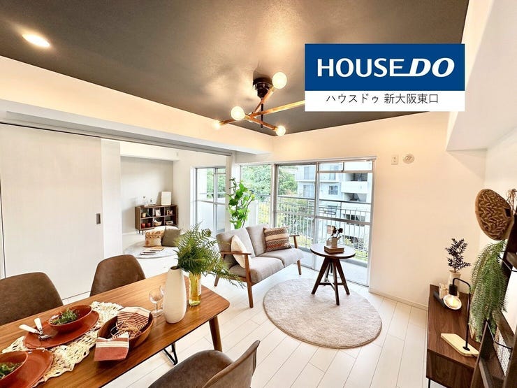 【外観】
天井にアクセントクロス
とてもおしゃれなデザイナーズルームに仕上がっています。