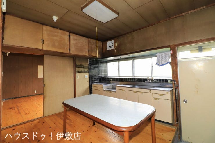 【平屋側ダイニングキッチン】