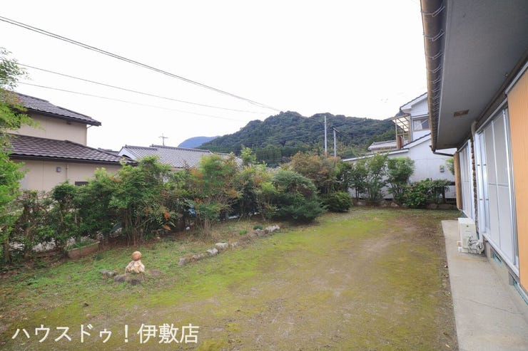 【庭】
敷地南側に広々とした庭付き!BBQや家庭菜園など楽しめます