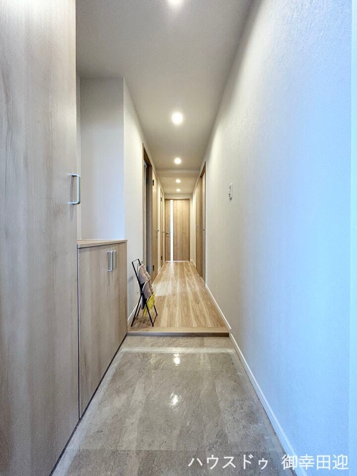 ■□■「しまう」が叶える、美しい玄関■□■大容量のシューズボックスがあることでいつも整理された、気持ちの良い「家の顔」を保てます。