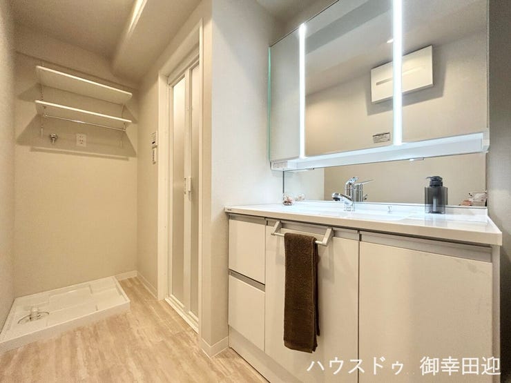 ■□■清々しいリフレッシュ空間■□■自分を磨き、気持ちを切り替える。心地よい光が差し込むプライベートスペース。