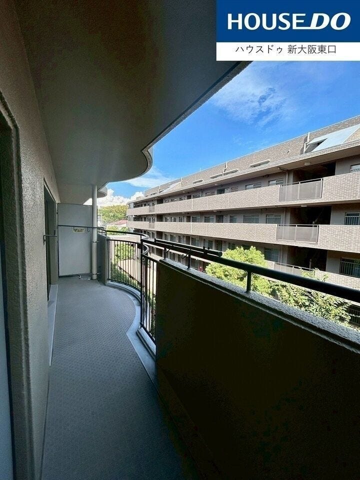 南側のバルコニーとても明るいです。