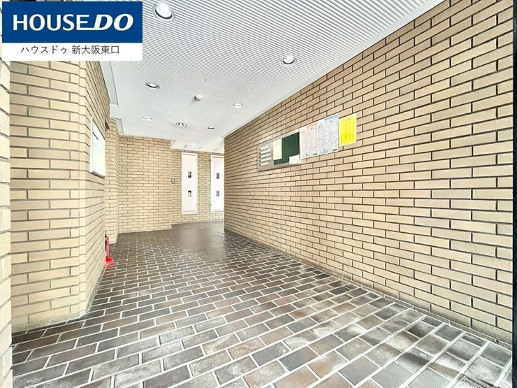 レンガ造りのエントランス