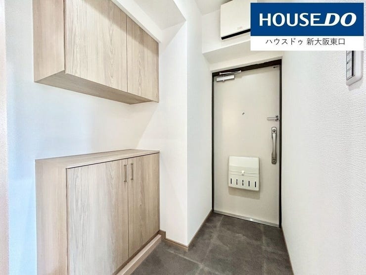 二段のシューズボックスがある玄関です。