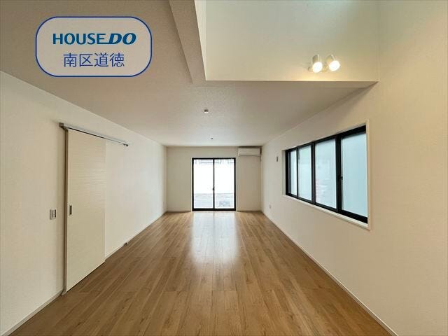 リビングイン階段を採用!家族が顔を合わす機会が増えるので、コミュニケーションが取りやすいですね。(2025年11月11日撮影)