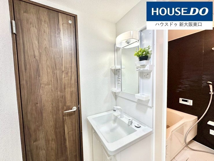 洗面台はシャンプードレッサー仕様となっています